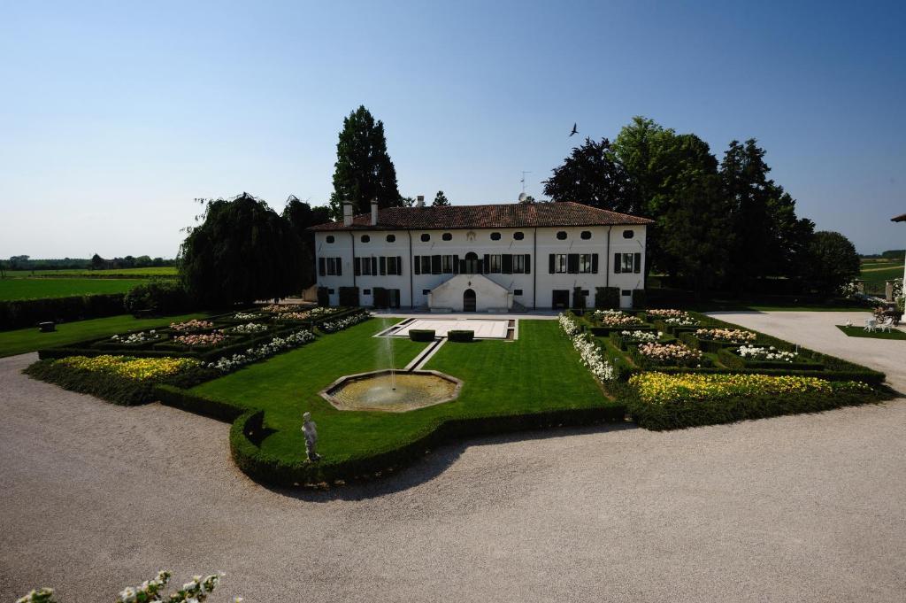 Borgo Dei Conti Della Torre Pension Morsano al Tagliamento Buitenkant foto